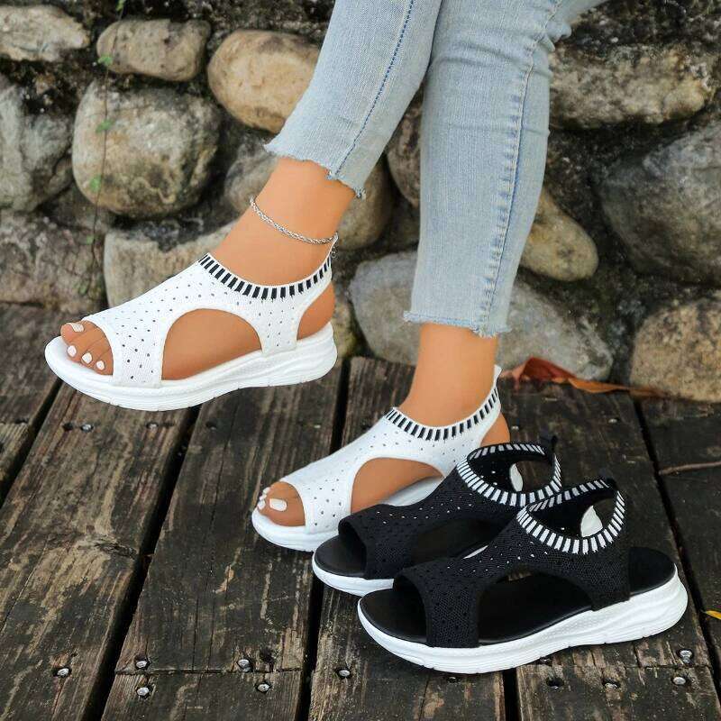 2026 New Women's One Word Buckle Non slip Wear resistant Outdoor Breathable and Comfortable Color blocked Sandals