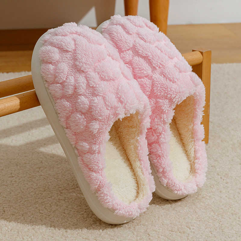 2025 New Style Stepping Comfort Cotton Slippers for Women and Men Non-Slip Warm Indoor Plush Cotton Slippers for Winter S260305