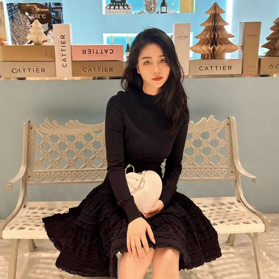 2026 Autumn Winter New French Style Age-Reducing Playful Waist-Cinching Lace Cloud Wool Cake Dress for Women