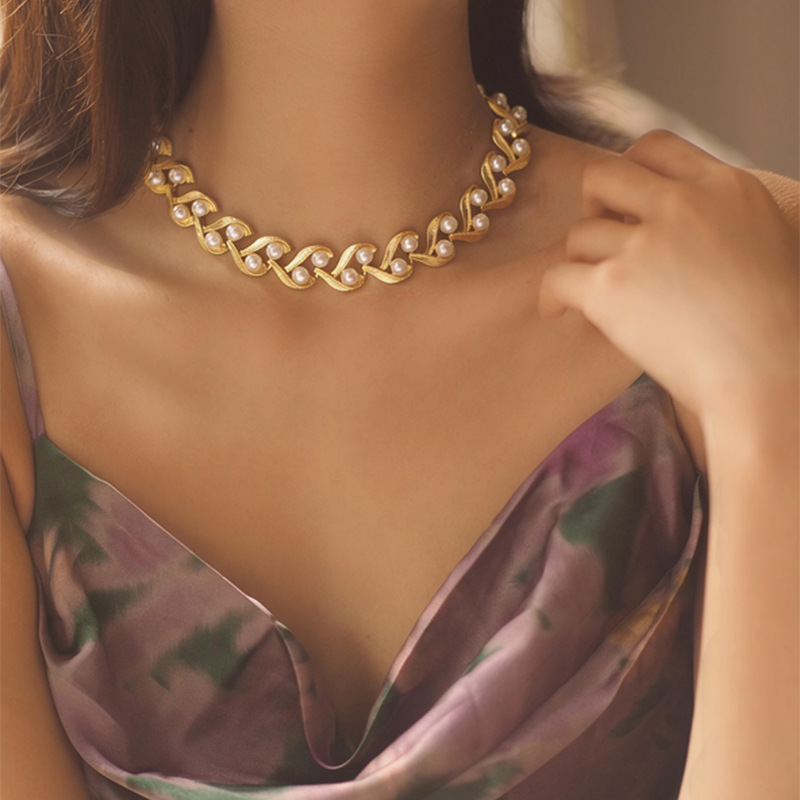Monet-Inspired Vintage Necklace with Matching Ear Clips - Elegant French Design
