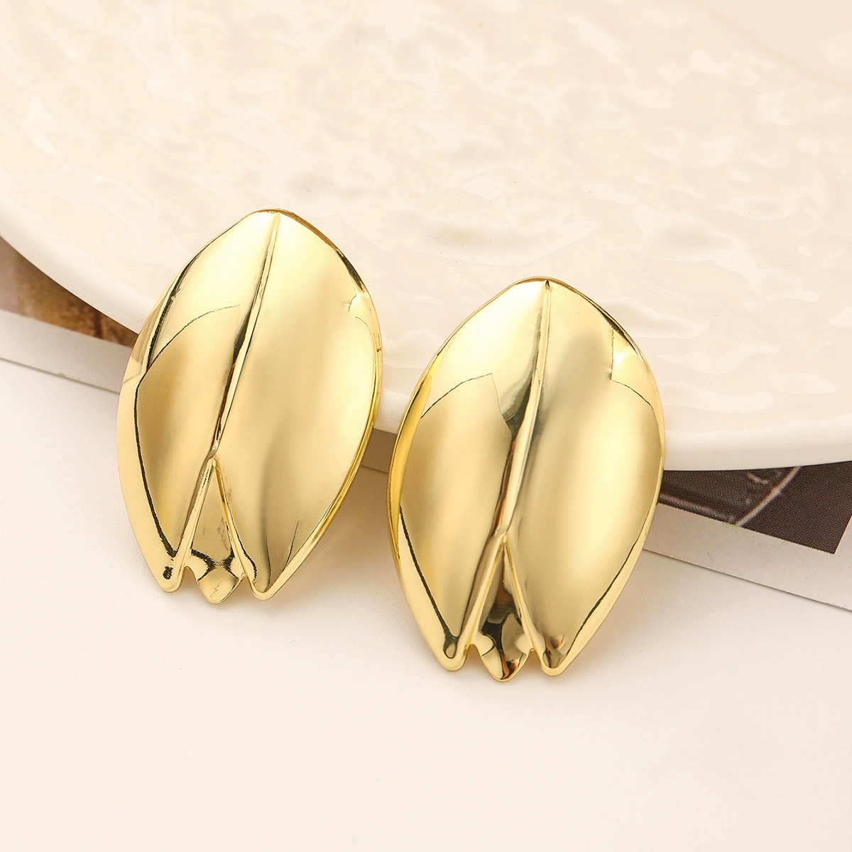 Chic Retro French-Early Tulip Motif Piercing Accessory for Ladies