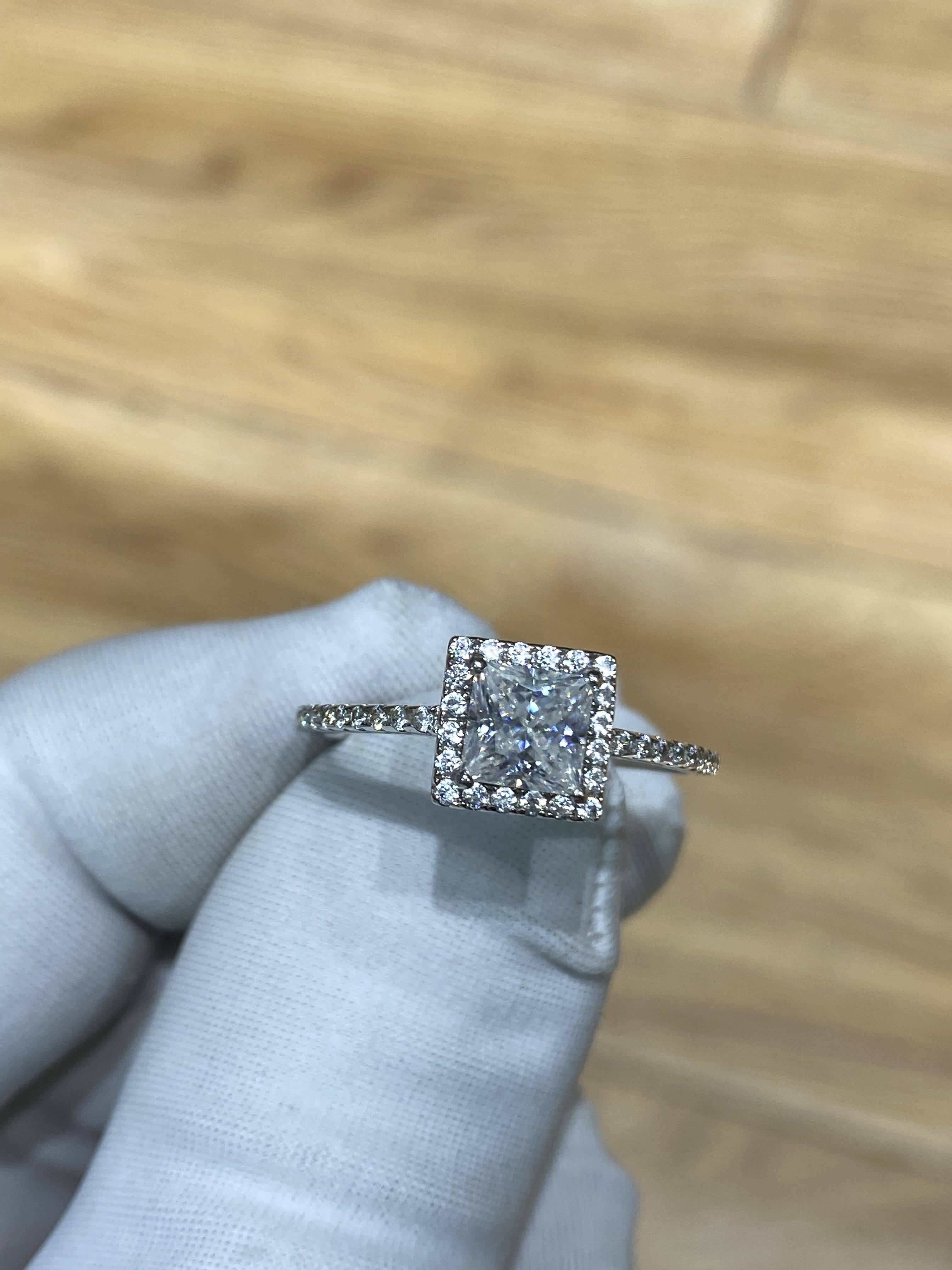 18K Gold Princess Square Cultivated Diamond IGI Certified Womens Retro Elegant Beauty Finger Ring Girlfriends Birthday Gift