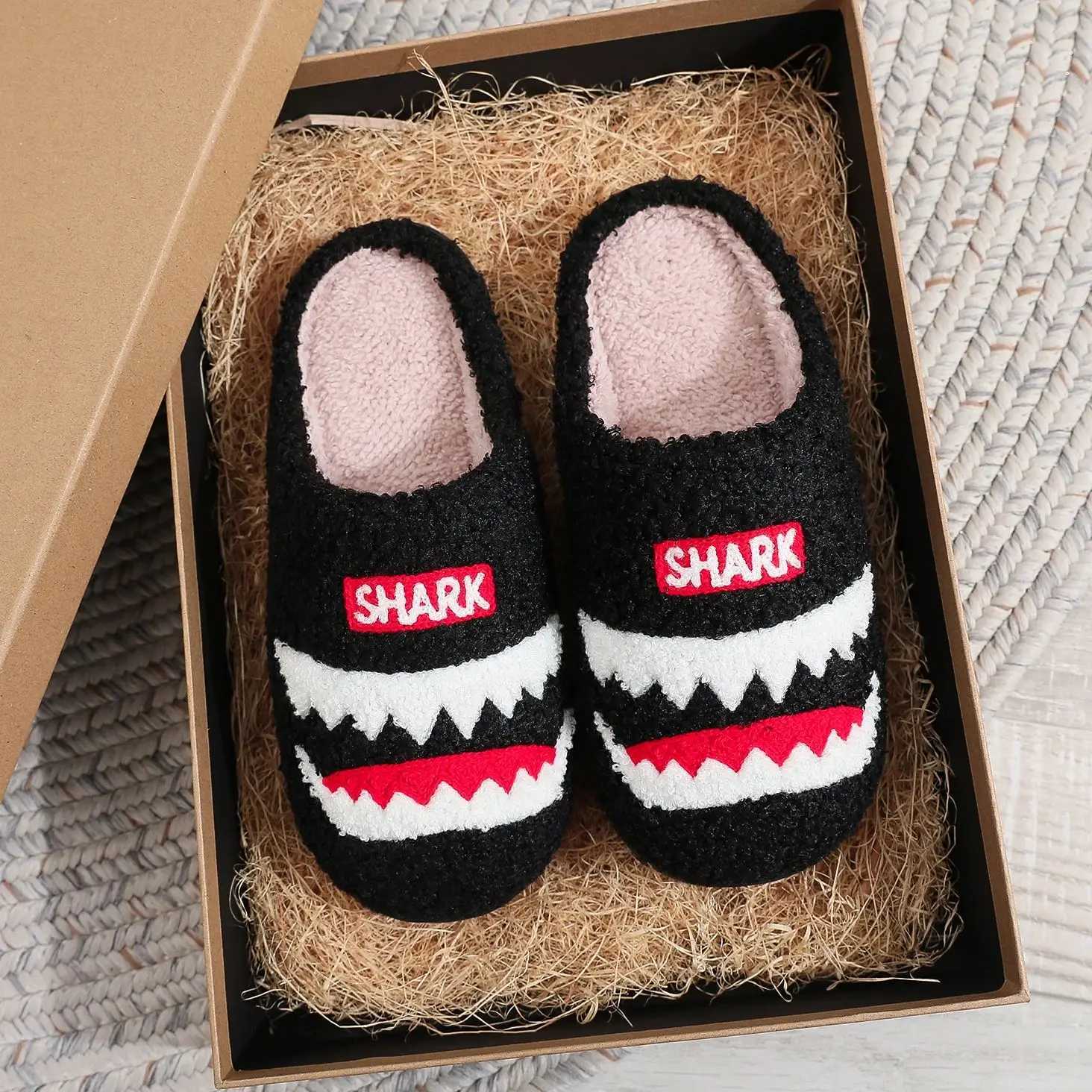 Shark Pattern Embroidery stuffed Home Platform Cozy Fur Slippers Black Warm Non-slip Indoor Slippers Couple Men Women Wearable casual Slippers S260305