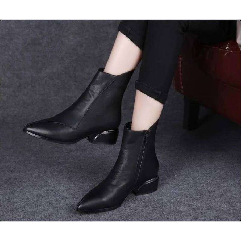 2025 Autumn & Winter New British Style Slim-Fitting Women's Ankle Boots - Pointed Toe, Side Zipper, Black