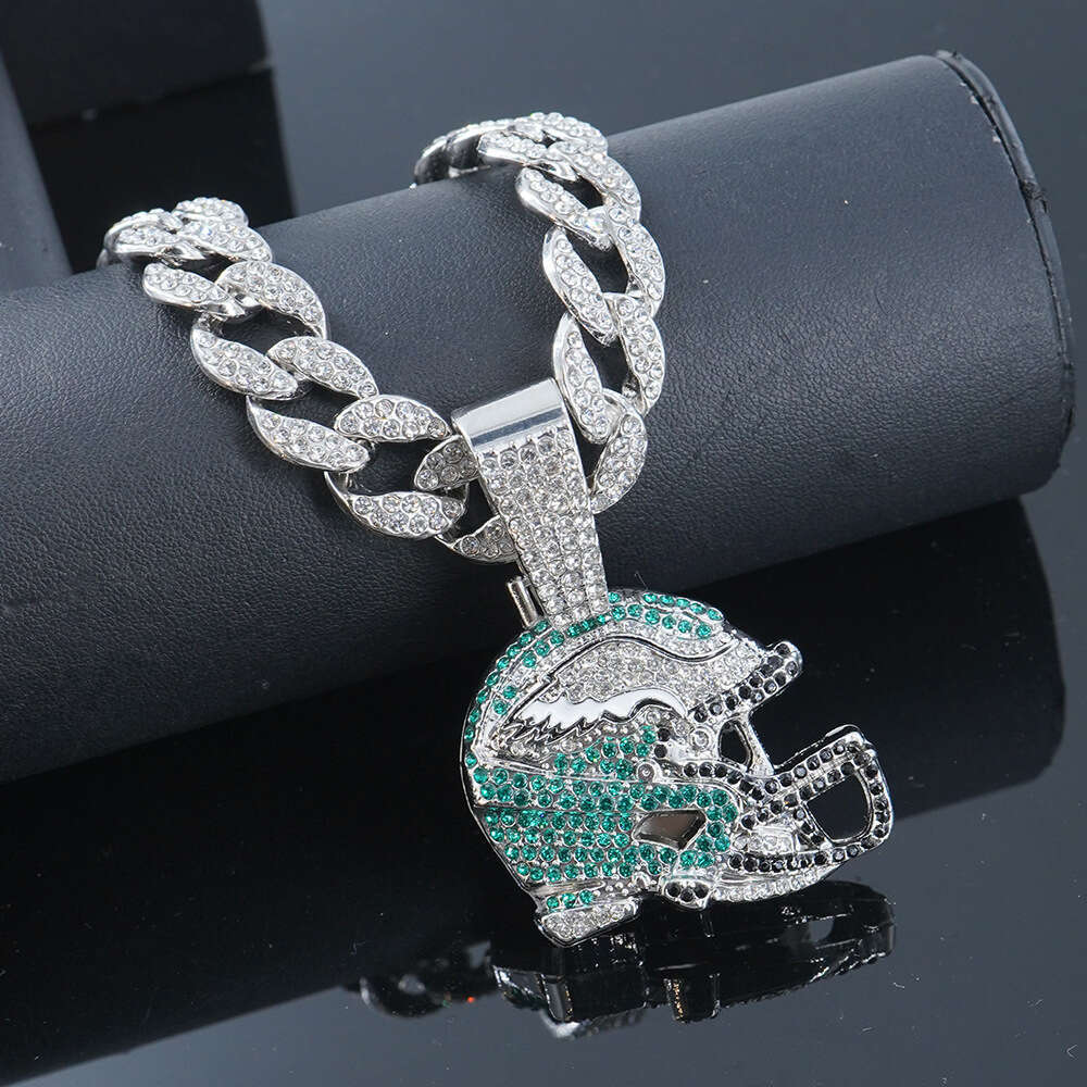 Hip-hop diamond-encrusted football helmet pendant, high-quality electroplated alloy, hip Cuban chain necklace pendant jewelry