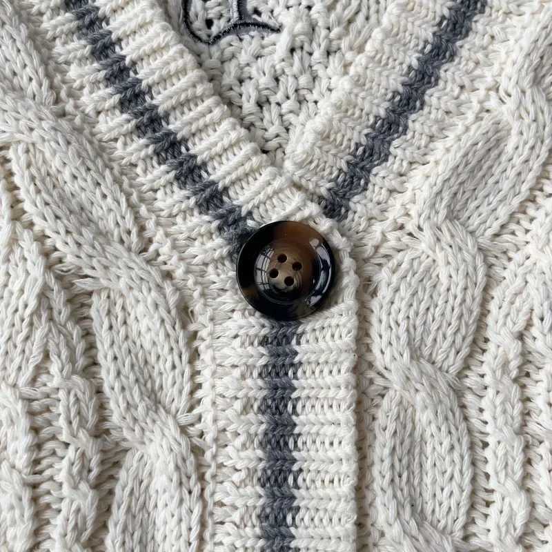 2025 LAKes Cardigan Womens Autumn Winter Wisteria Flowers Beige Cardigans Female Purple Embroidery Knitted Sweater Folklore M260306