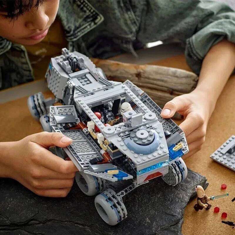 2025 NEW Republic Building Blocks Set 813PCS 75413 Creative Educationa Assembly for Adults Kids Birthday Christmas Gifts&Toys Z260305