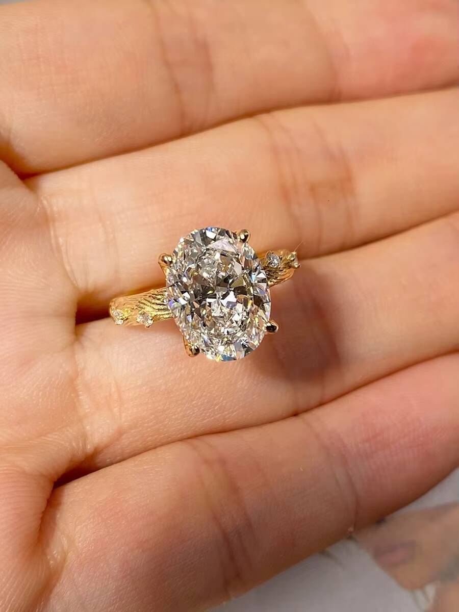 Oval Cultivated Diamond Prong Setting 18K Gold Lab Synthesis Handmade High-end Womens Pigeon Egg-shaped Ring