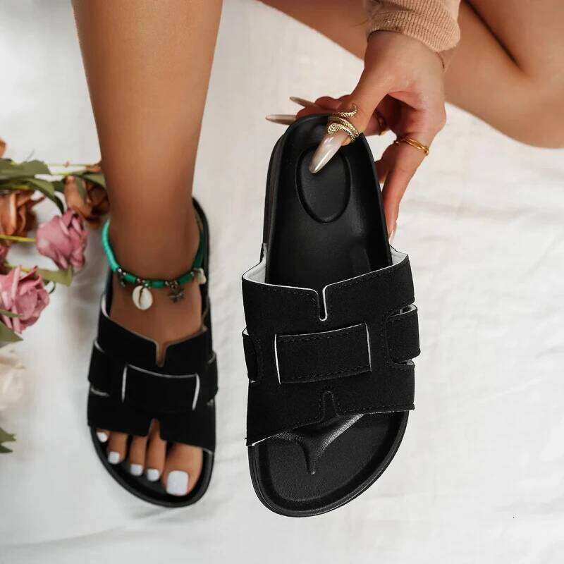 2026 New Trend Summer Lightweight Comfortable Sandals Anti-slip Designer Shoes Beach Flat Slippers Slides Women