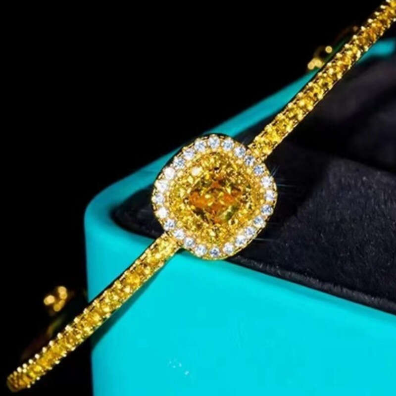 Luxury Sparkling Citrine Bracelet for Women Cute Square Sugar Design Shiny Crystal Light Luxury Fashion Jewelry