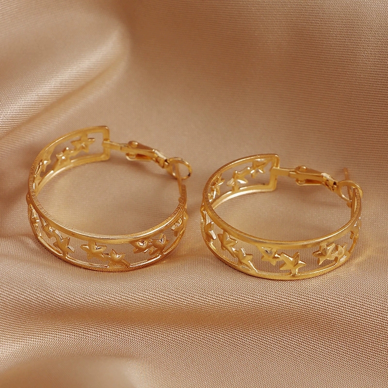 Sophisticated Astral-Inspired Ear Jewelry: Trendy Star Studs
