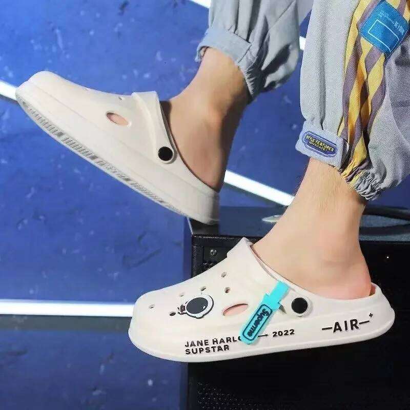 New Couple Casual Hole Men's Outer Wear Anti-slip Deodorant Free Head Drag Shoes Women's Ultra Thick Bottom Student Summer