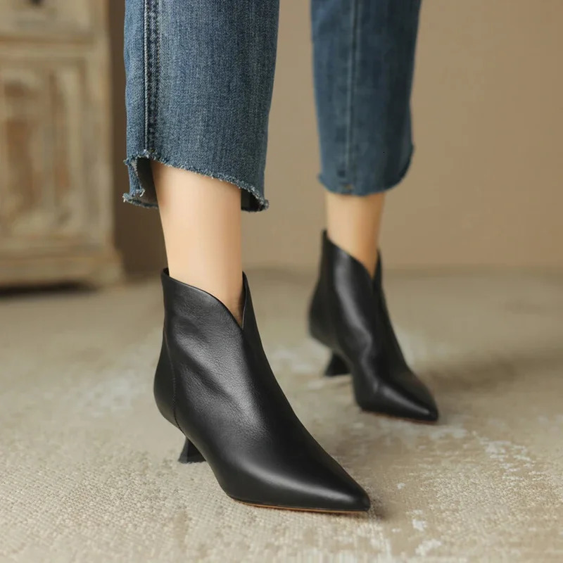 Autumn Winter Pointed Toe Women Ankle Boots Fashion Elegant Zippers Short Booties Vintage Ladies Square Heels Casual Shoes 260303
