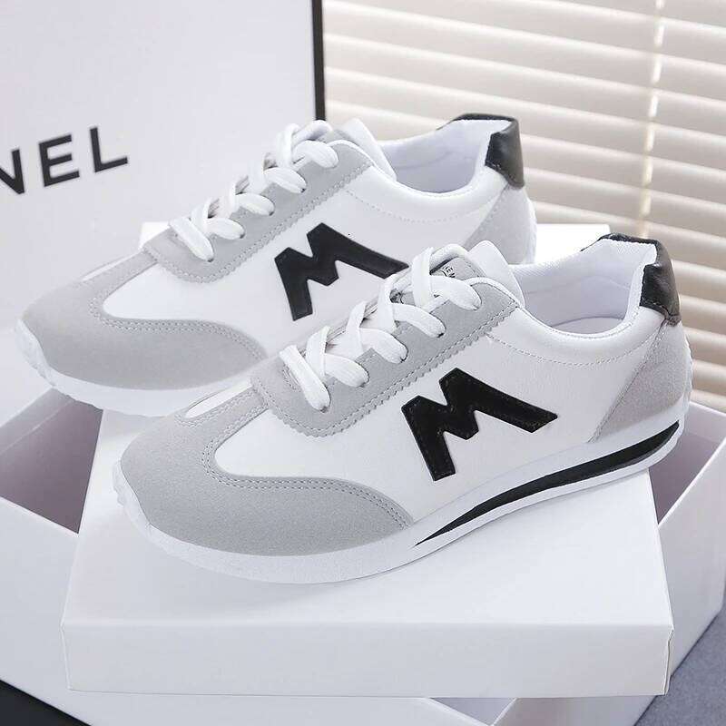 2025 new women's flat plus size casual sports lace up soft soled running shoes for women
