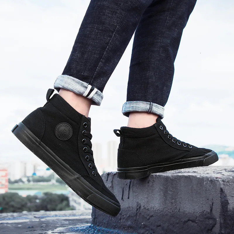 Mens High-Top Canvas Sneakers Slip-On Lace-Up Casual All-Black Basic Skate Shoes for Students Flat Sole Comfortable Sport Shoes 260305