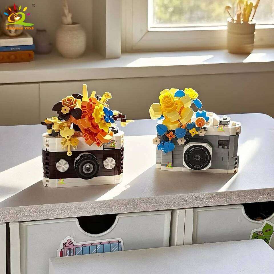 HUIQIBAO MOC Cute Camera with flower model Micro Building Block Mini Diamond Model Brick Toy for Children Desk Decoration Z260306