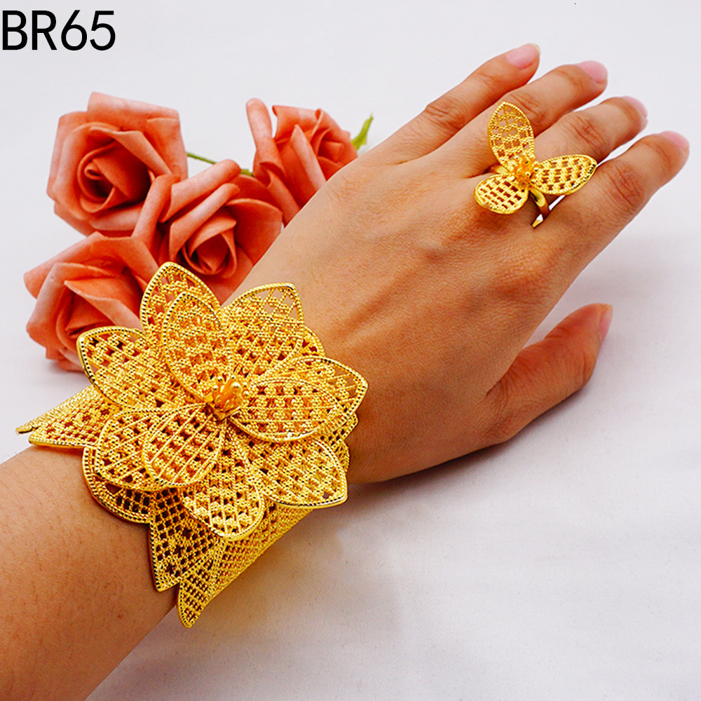 Dubai Golden Womens Bow Bracelet Gold Plated Indian African Hard Bracelet Charming Wedding Ethiopian Arabic Handicrafts 240710