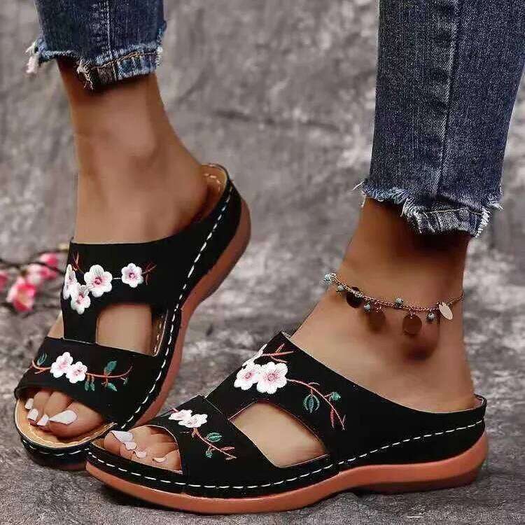 New Women Embroider Flowers Leather Women's Sandals Outdoor Light Casual Wedges Slippers Slip on Summer Shoes for Woman