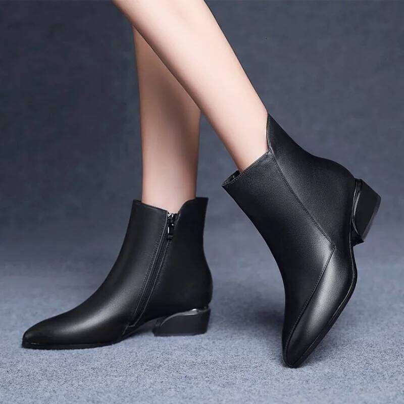 2025 Autumn & Winter New British Style Slim-Fitting Women's Ankle Boots - Pointed Toe, Side Zipper, Black
