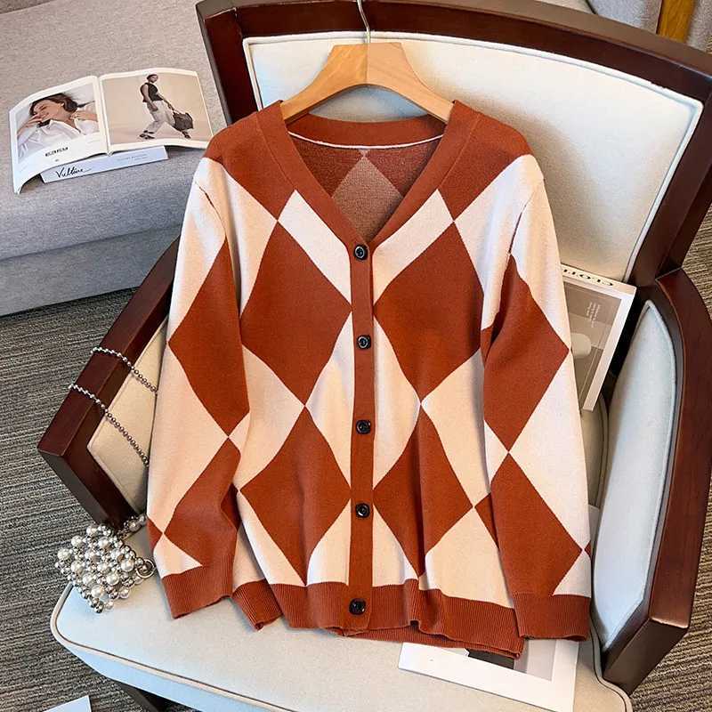 170Kg Plus Size Womens Bust 160 Autumn Loose V-Neck Grid Cardigan Sweater Knitted Jacket 4XL 5XL 6XL 7XL 8XL 9XL M260306