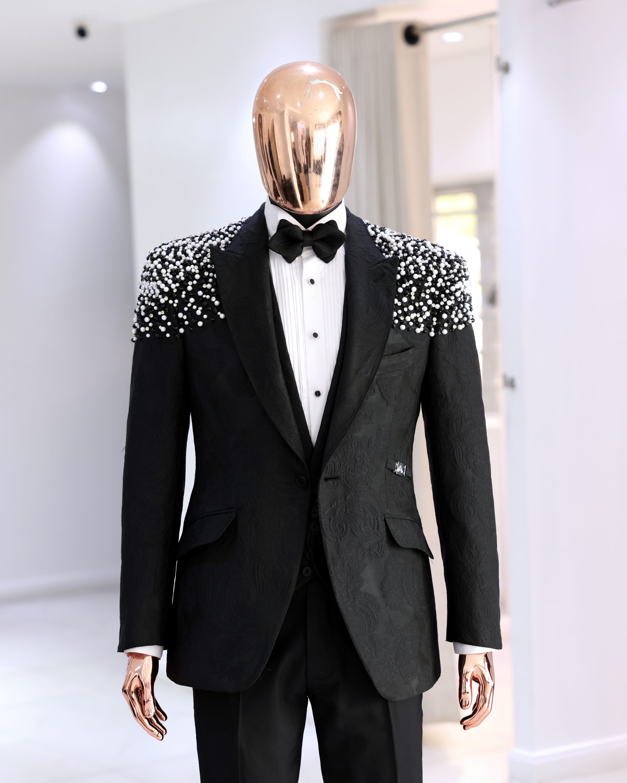 Elegant Men Suits Pearls Beading Peaked Lapel Jacquard Blazer 2 Pieces Tailor-Made Jacket Rhinestone One Button Groom Customized Coat Pants Plus Size