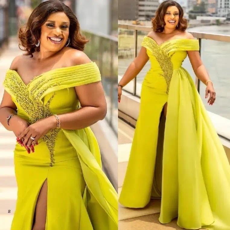2026 Plus Size Lemon Yellow Mermaid Mother Of Bride Dresses Beaded High Split Satin Evening Party Mama's Dress Vintage Birthday Wedding Guest Gro