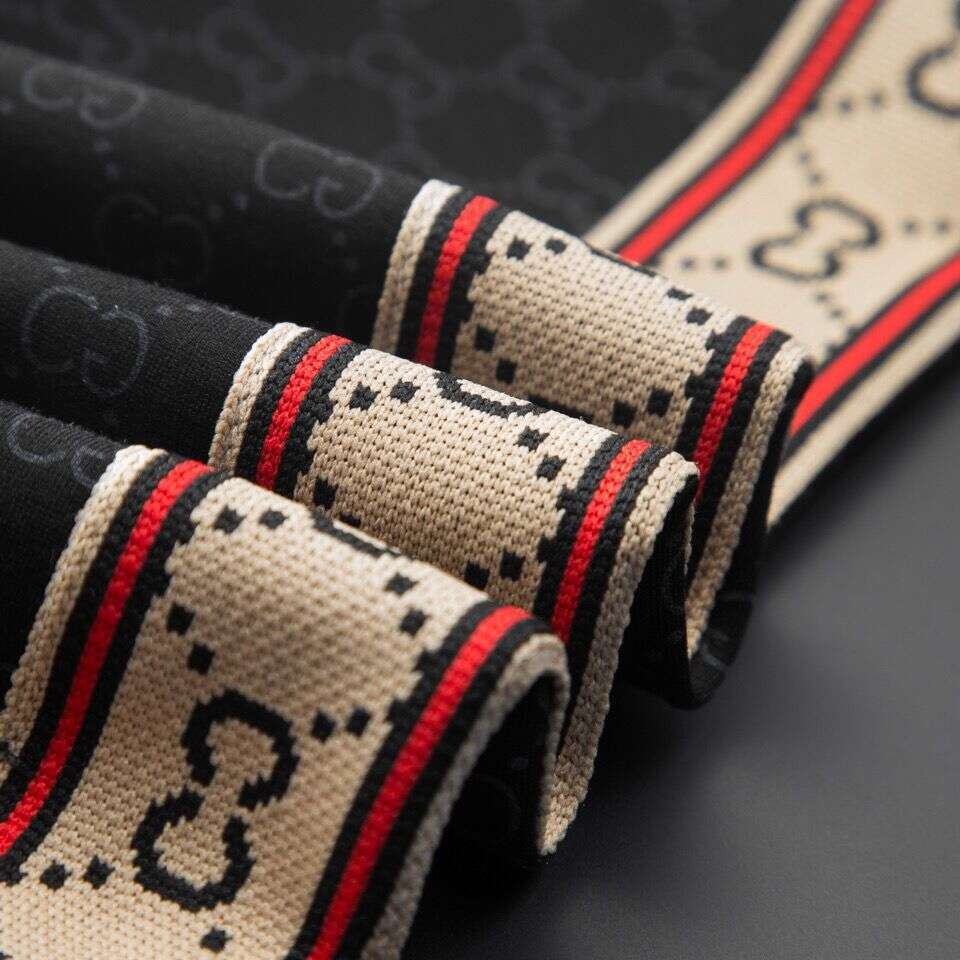 Luxury Bee Embroidery Stand-Up Collar Cardigan Sweatshirt Men With Letter Embossing, Fashionable Jacket