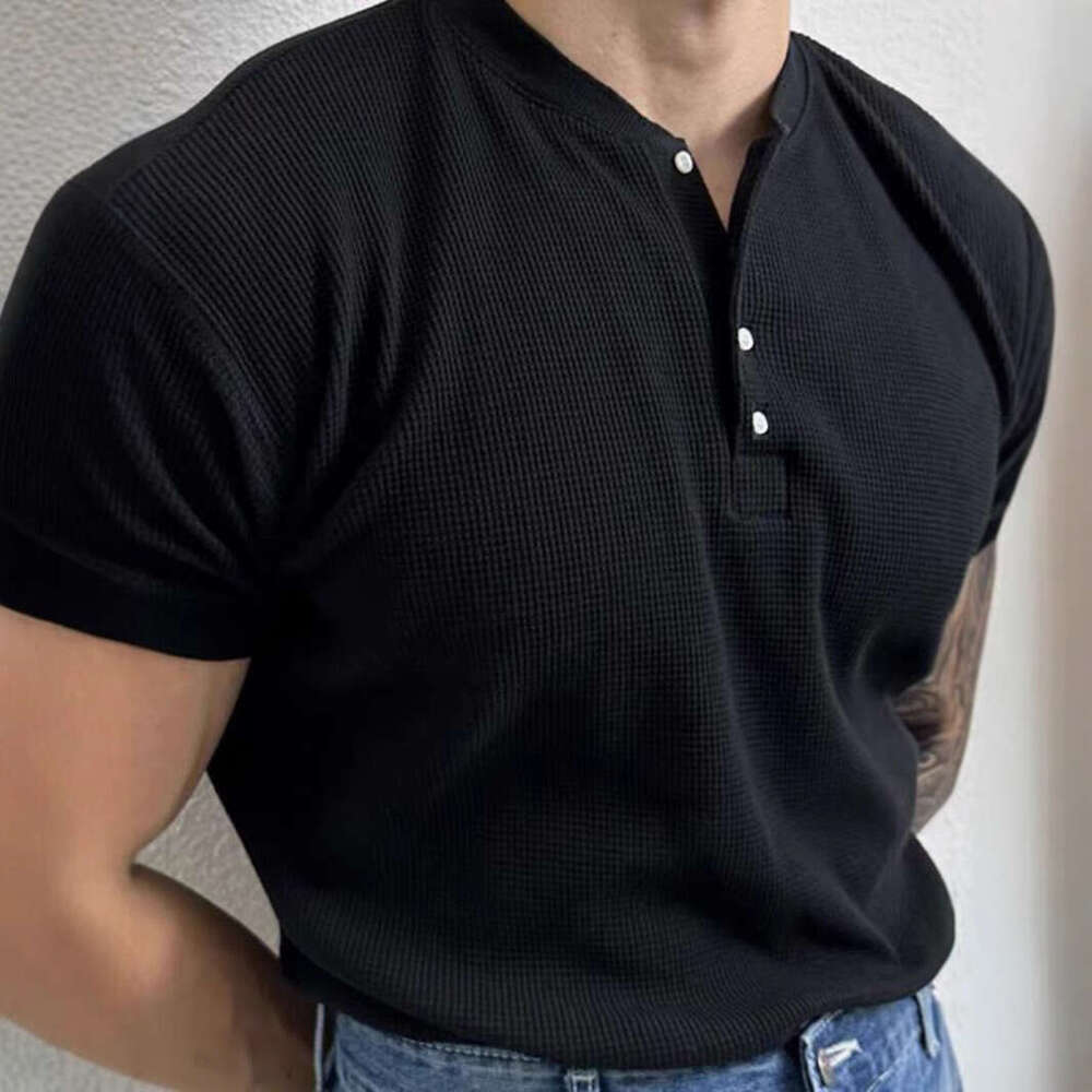 Waffle knit henley for muscular men, slim-fit short-sleeve textured workwear t-shirt, tight-sleeve half-button polo shirt