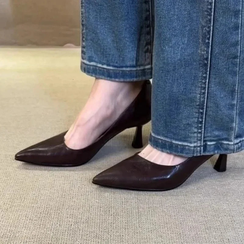 Sharp pointed shallow mouth low profile single shoes comfortable commuting single shoes simple 260303