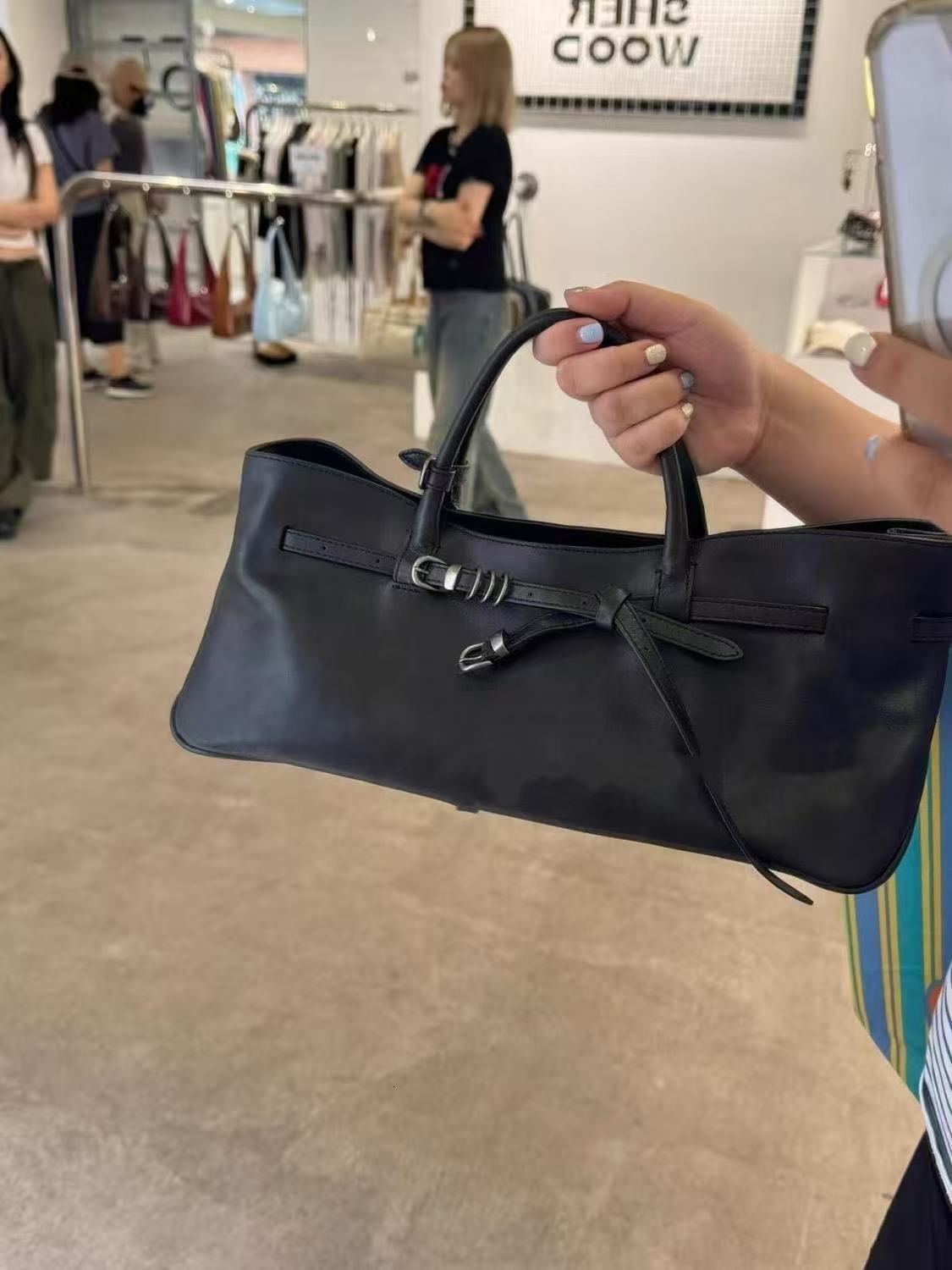 2026 Korean Style Ins Niche Belt Buckle Design Baguette Bag Luxury Handbag Fashion High-end Dark Large Capacity Handbag Shoulder Bag