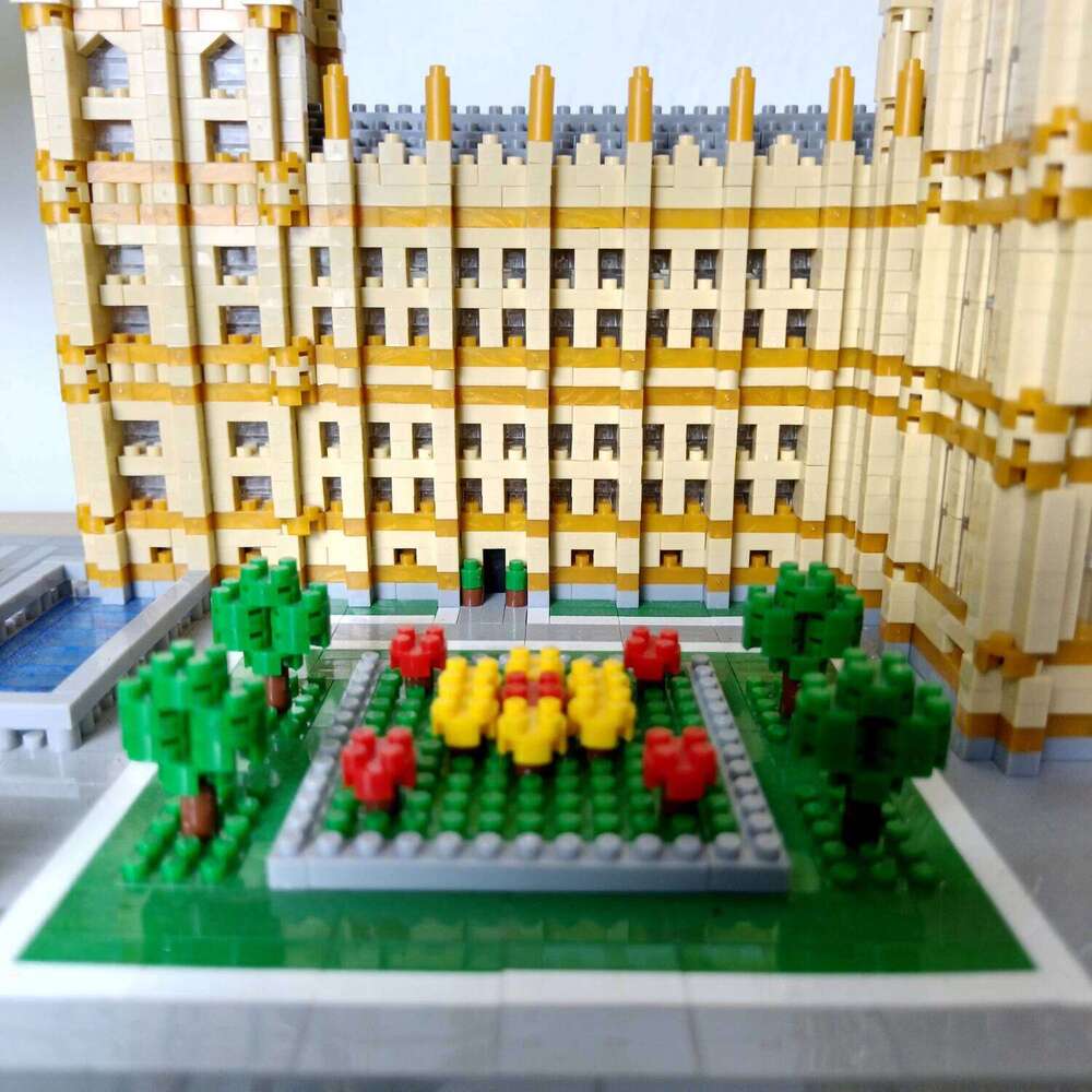 Big Ben Retro Building Block Set - Iconic Clock Tower Model with Mini Bricks, Educational Toy for History Buffs Z260306