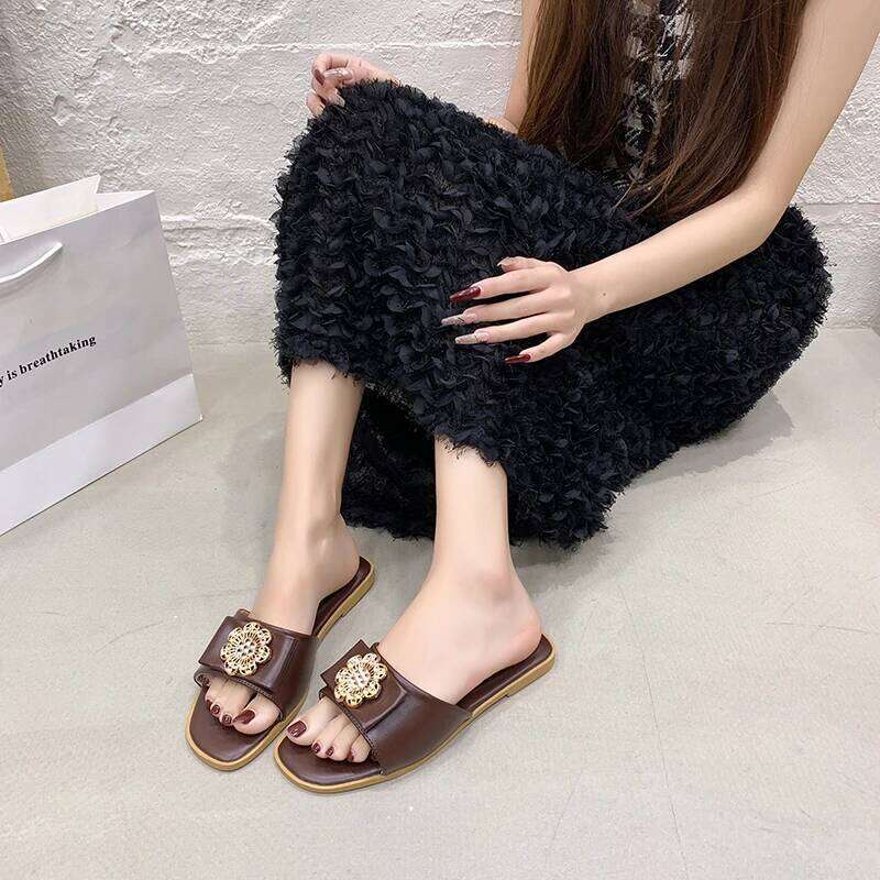 2025 Summer New Fashionable Simple Flat Slippers Outdoor Comfortable Casual Women's Sandals