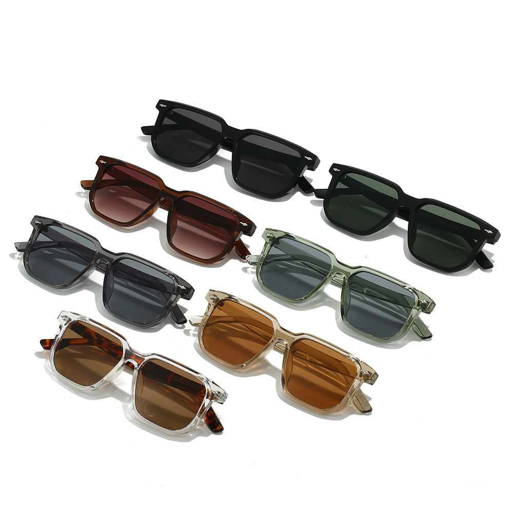 New square-shaped travel for men women, high-end fashion sunglasses European and American style, brown lenses with decorative studs