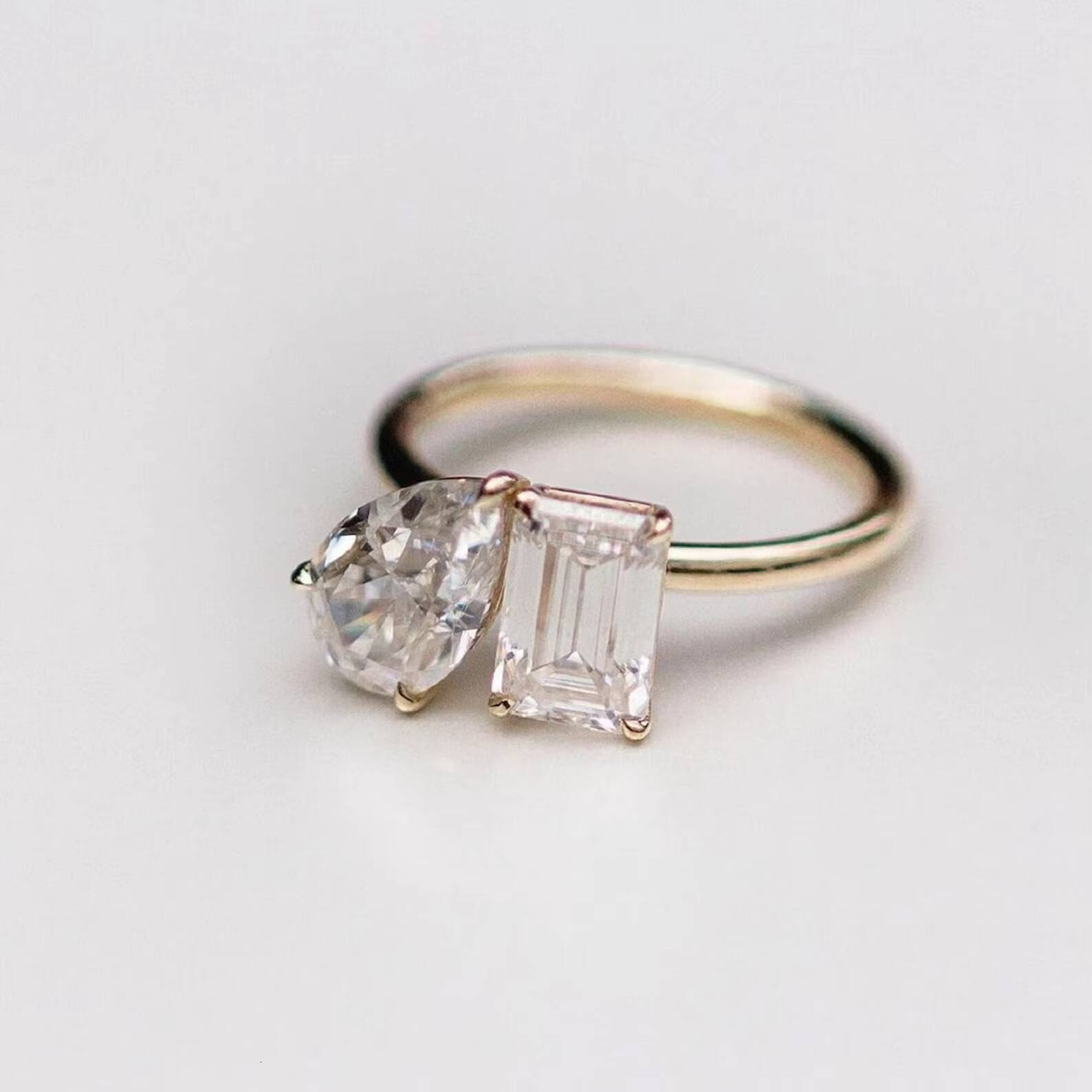 10k 14k 18k Solid Real Gold Vvs Moissanite Diamond Toi Et Moi Engagement Ring Pear Emerald Moissanite Two Stone