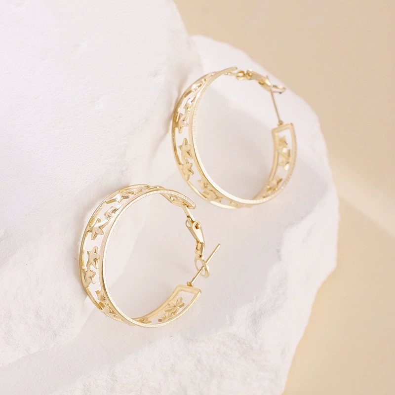 Sophisticated Astral-Inspired Ear Jewelry: Trendy Star Studs