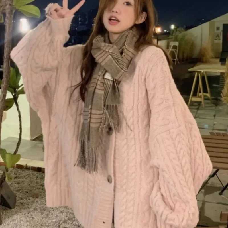 Twist Knitted Pink Sweater Woman 2024 New Medium and Long Loose Lazy Autumn Winter Women Design Gentle Knitted Cardigan Ladies M260306