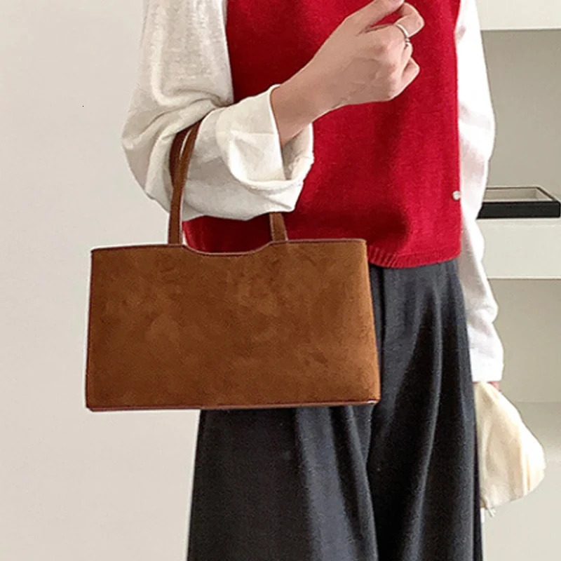 Retro Women Handbag Fashion Commuter Womens Tote Bag Suede Womens Bag Autumn and Winter Shoulder Bag 260306
