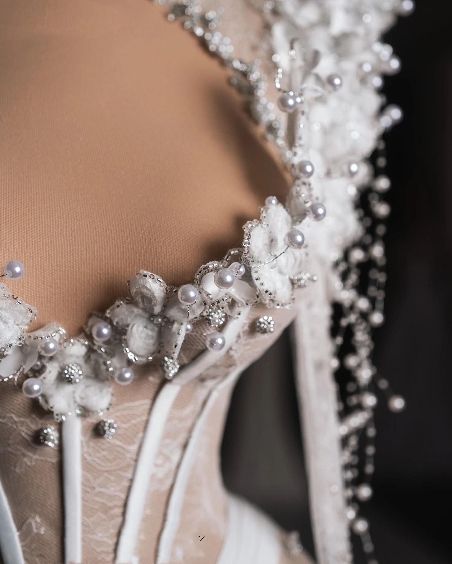 Sexy High Neck Pearls Prom Dresses Tassels Beaded Evening Dress Customized Appliques Above Knee Mini Cocktail Gown