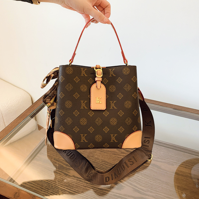 LUYIMAIDIER 2026 Hot Printed Versatile Fashion Designer Tote Bag Large Capacity Casual Retro Women's Shoulder Bag