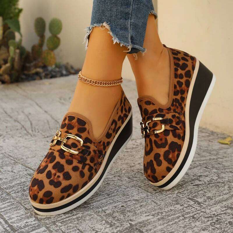 2026 New Women's Fashion Trend Anti slip Sports Outdoor Simple and Comfortable Casual Shoes