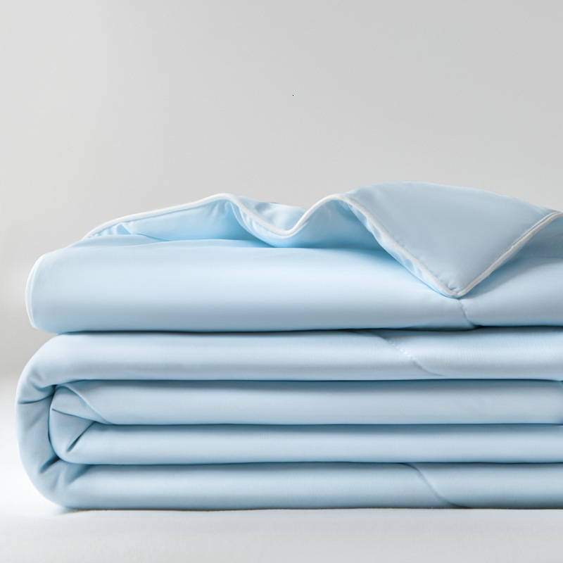 Class A maternal infant grade ice silk suitable for single and double beds, machine washable, air conditioning quilt, summer student dormitory quilt