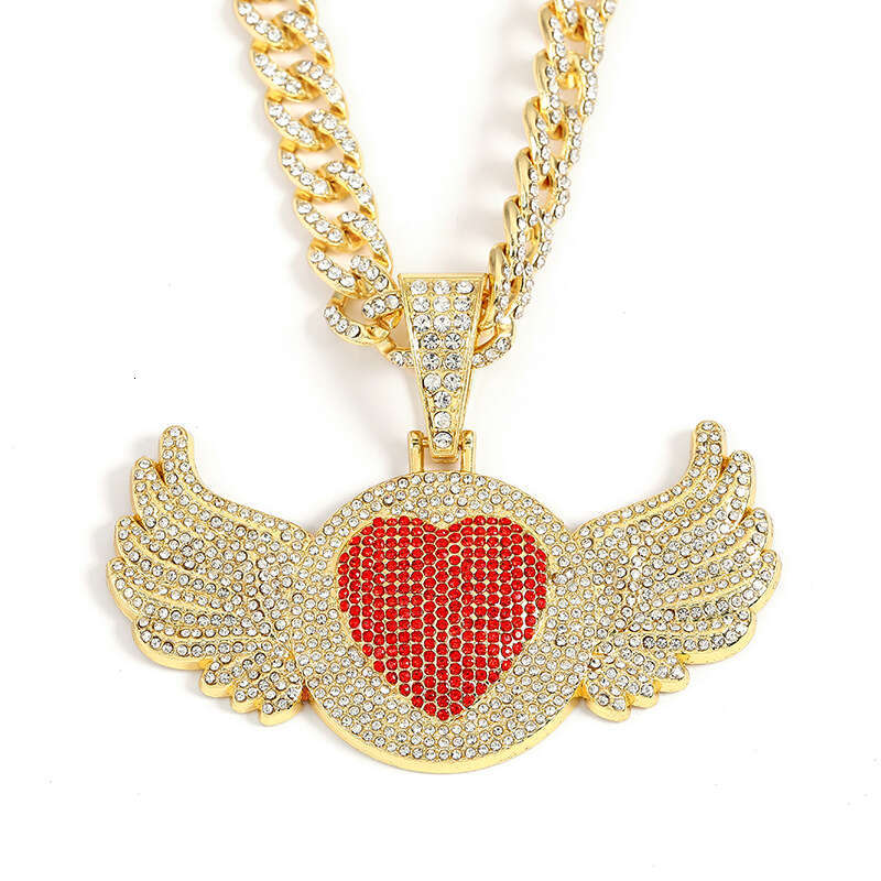 Amazon's best-selling winged diamond pendant, multi-color heart full of diamonds, high-quality electroplated hip-hop Cuban necklace for men and w
