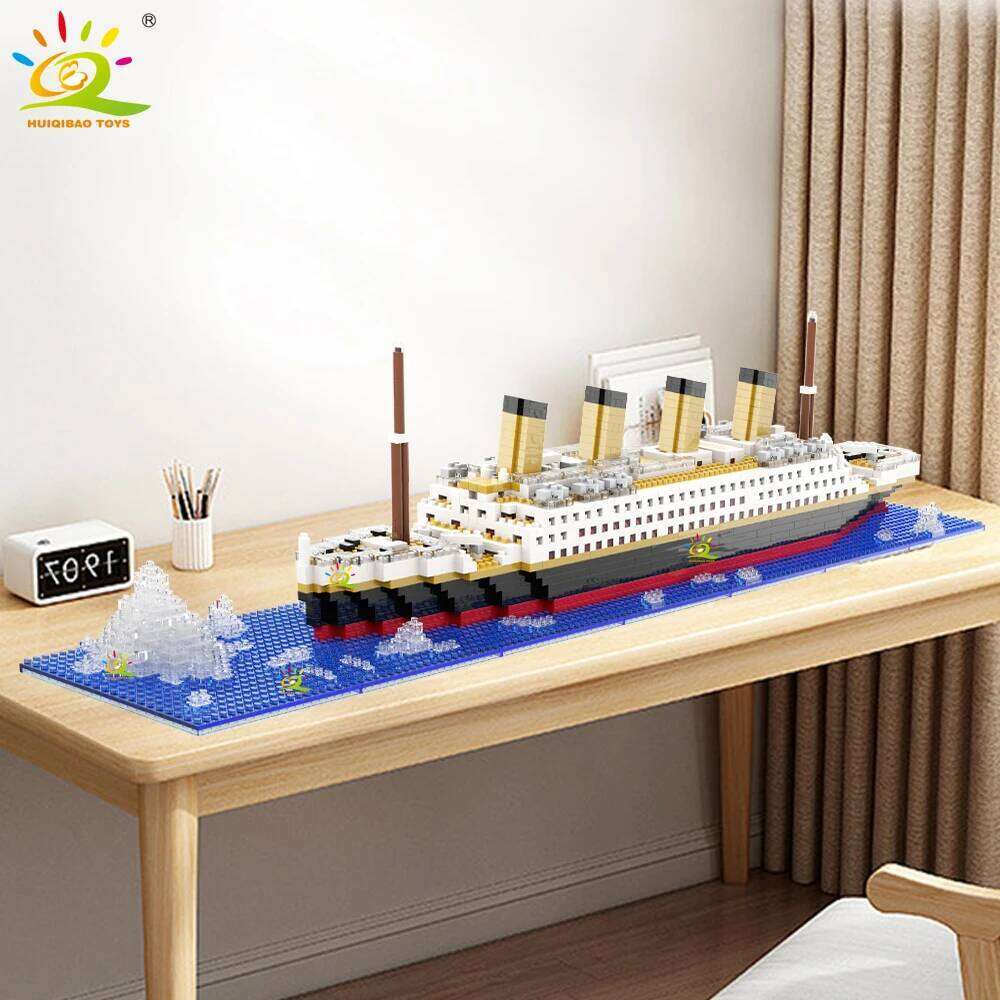 HUIQIBAO MOC Titanic Giant Ocean Iceberg Adventure Navigation Boat Small Particle Building Blocks Kid Micro Bricks Toy for Adult Z260306