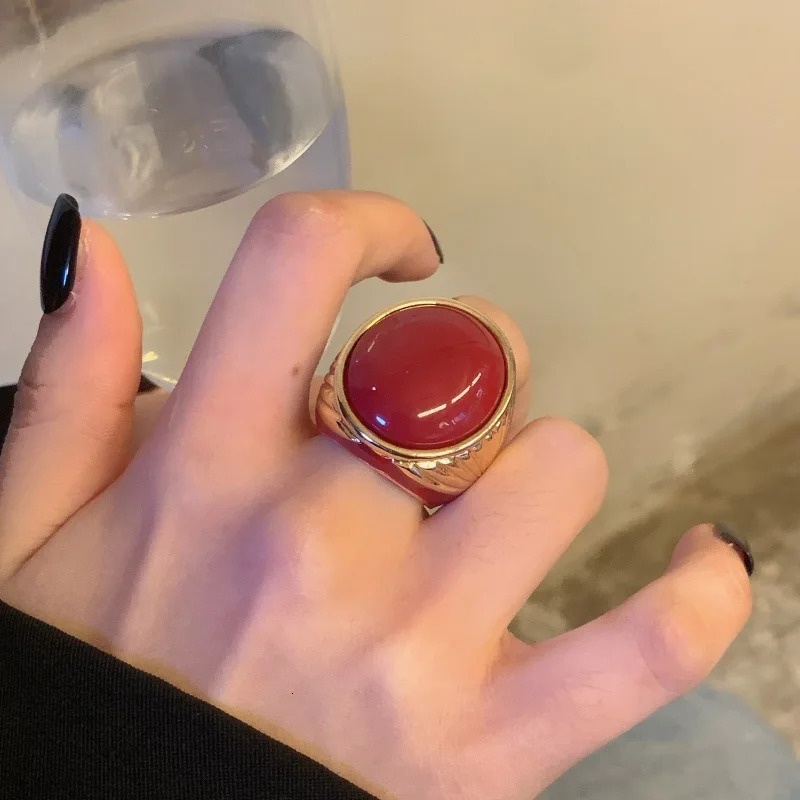 Vintage Geometric Metal Oval Natural Stone Rings For Women European American Personality Party Jewelry Finger Accessory 260302