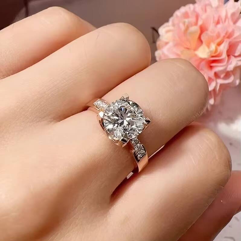 Lab-Grown Diamond Women Classic Small Waist Bull Head Four-Prong 18K Rose Gold Round Brilliant Cut 2 Ct Engagement Ring