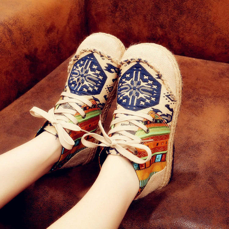 2026 Cross border new Spring and Autumn embroidered shoes, ethnic style short cloth boots, women's linen Hanfu shoes, Thai square cotton and line
