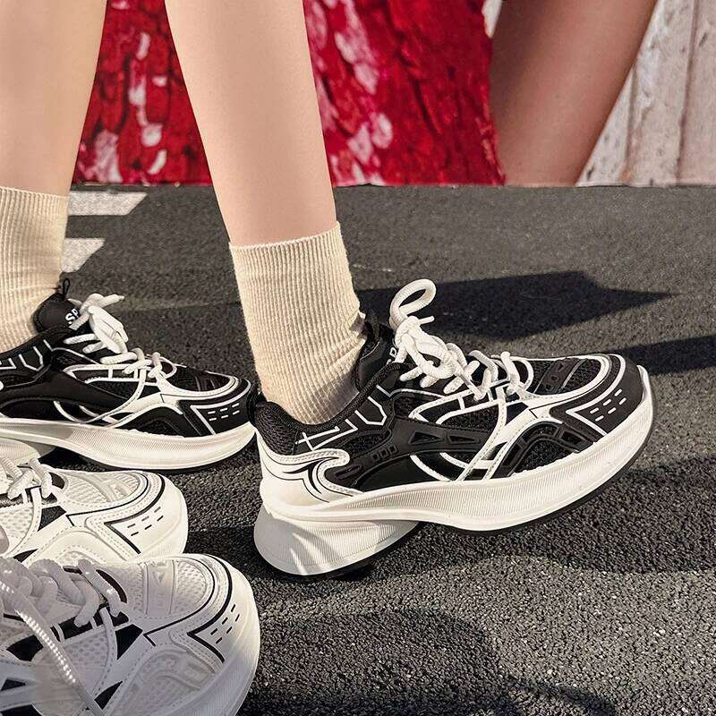 2025 Spring New Women's Lace up Casual Fashion Black and White Breathable Mesh Sports Shoes