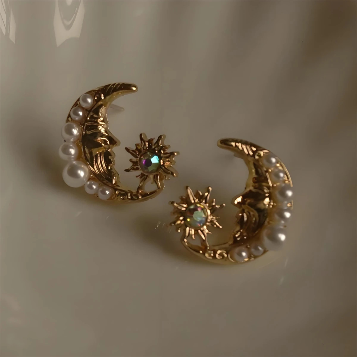 Fashion Autumn Product Stainless Steel Material Sun Moon Series Pearl Earrings Earstuds Gold Plated 260303