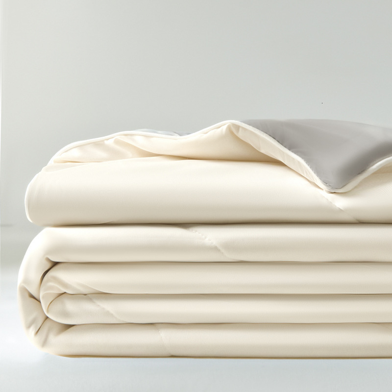 Class A maternal infant grade ice silk suitable for single and double beds, machine washable, air conditioning quilt, summer student dormitory quilt