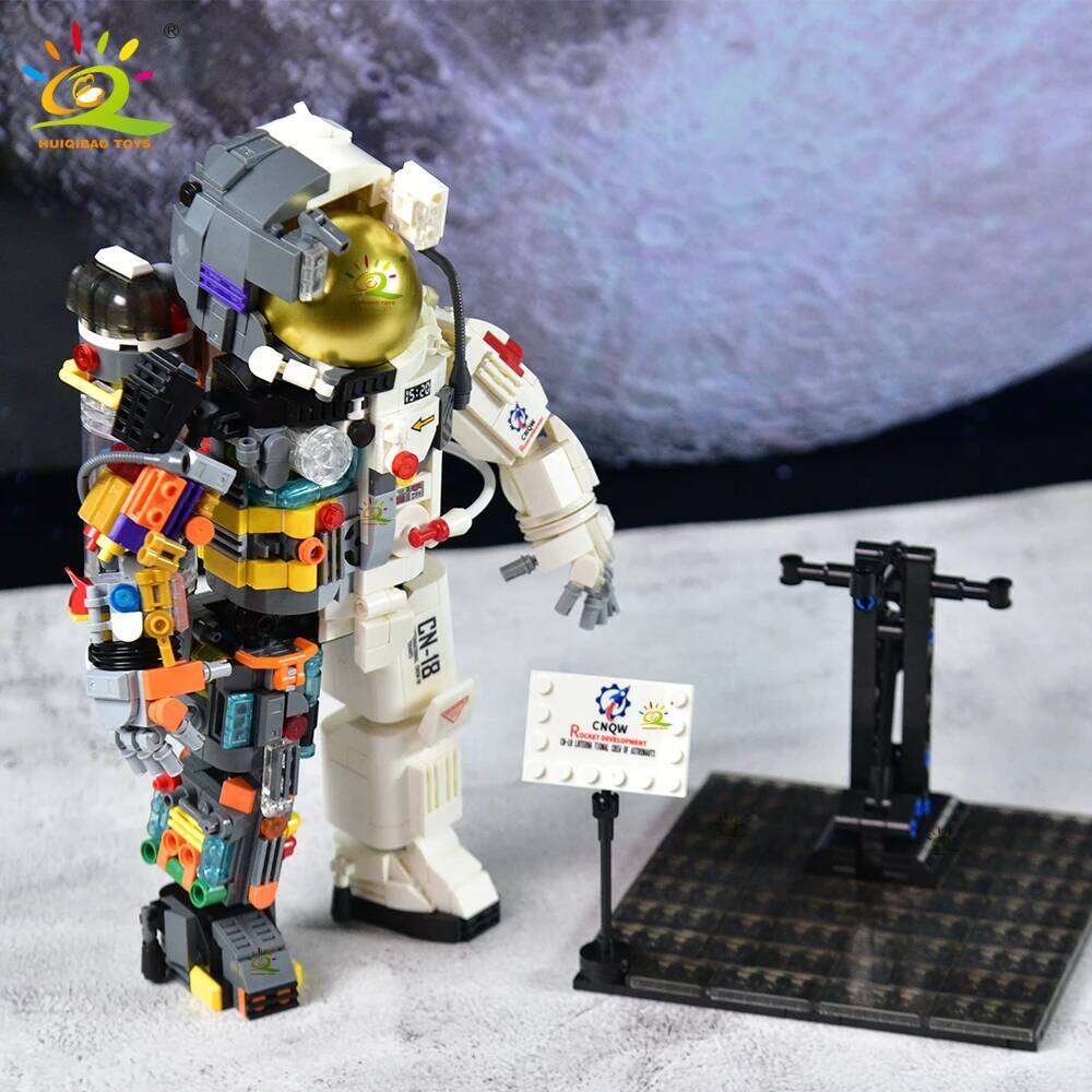 HUIQIBAO MOC Space Astronaut Figures Building Block Model Aerospace Man DIY Ornament Bricks Toy For Children Kids Z260306
